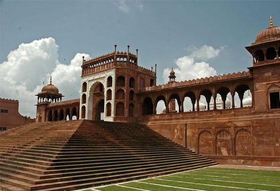 Aligarh Fort historical landmark with Resume Writing Services in Aligarh by Bright Future Resume for professional resume support.